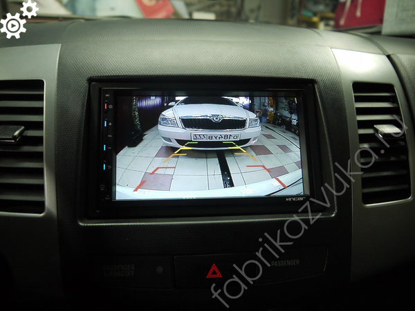 Изображение с камеры в Peugeot 4007