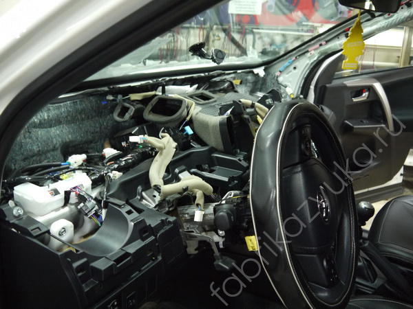 Сигнализация с автозапуском в Toyota RAV4 IV
