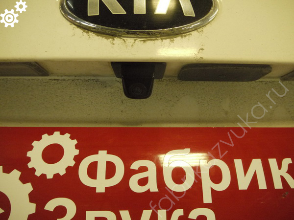 Установка задней камеры на Kia Cerato III
