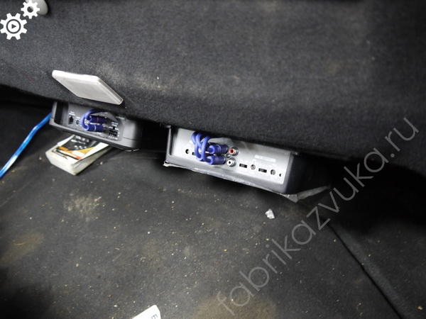 Усилители на акустику и сабвуфер в Mitsubishi Eclipse III