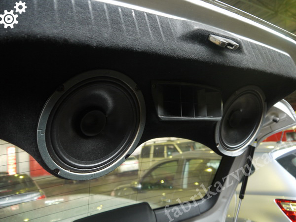 Акустика в крышке багажника BMW E36