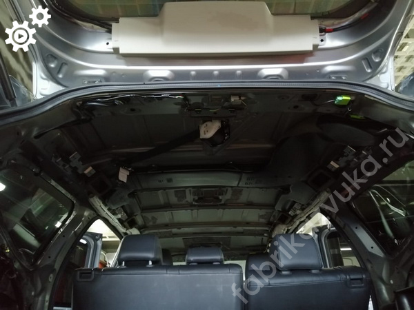 Потолок Mitsubishi Pajero Sport до шумоизоляции