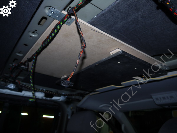 Изготовление монтажной площадки под монитор в Multivan T5