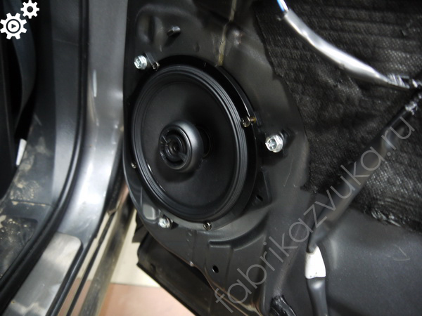 Установка коаксиальной акустики в Nissan Murano II Z51 Рест.2