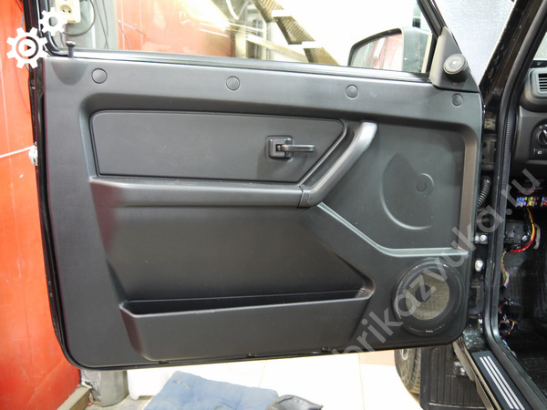 Замена фронтальной акустики в Lada 4x4 Niva