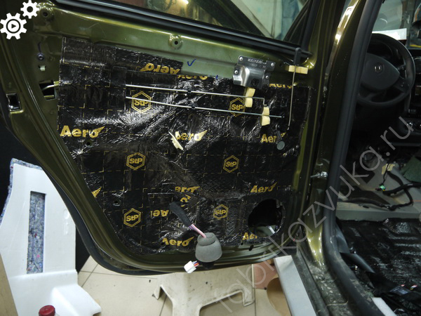 Передние и задние двери Renault Duster - шумоизоляция