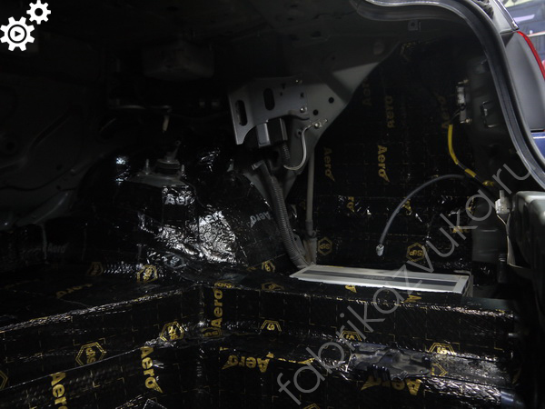 Виброизоляция правой колёсной арки | Lexus GS III