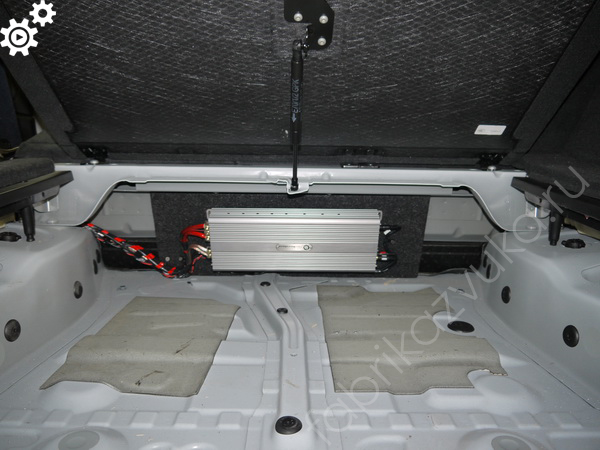 Установка моноблока под сабвуфер в BMW X6 F16