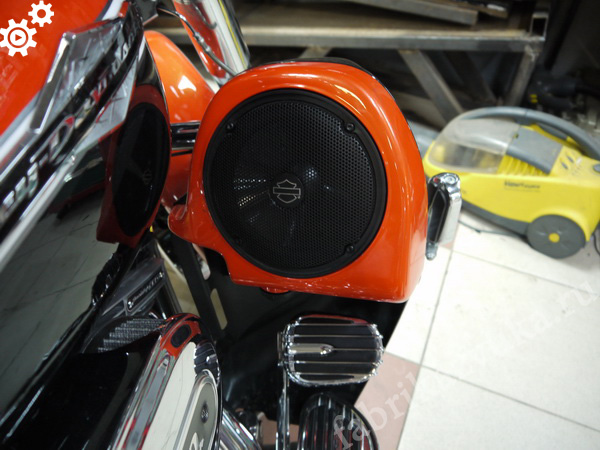 Установка динамиков Harley Davidson