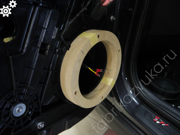 Два комплекта колец для монтажа динамиков в Kia Sportage IV