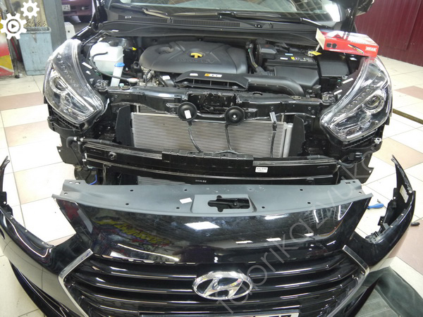 Съём бампера для установки переднего парктроника в Hyundai i40