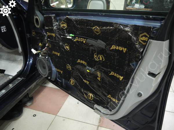 Шумоизоляция передних дверей Lexus GS III