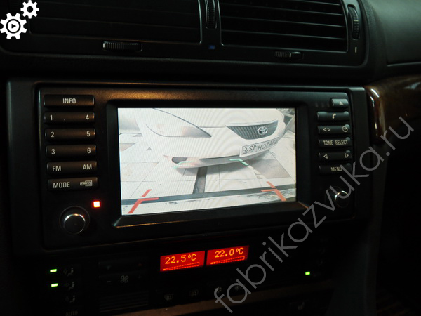 Изображение с камеры на заводском дисплее BMW 7 E38 Рестайлинг