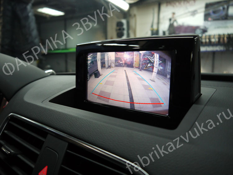 изображение на штатном мониторе Audi Q3
