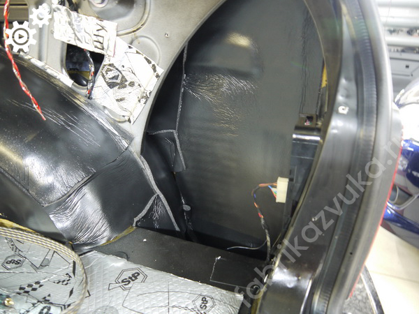 Шумоизоляция правой задней арки Lada 4x4 Niva