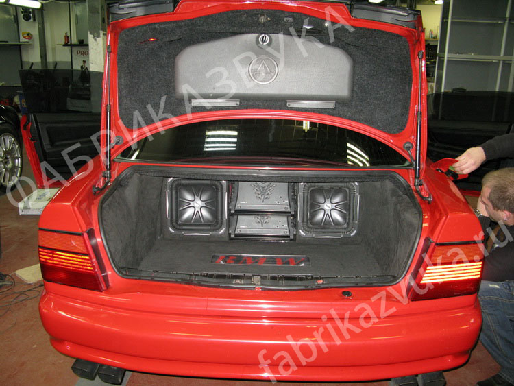 Акустический дизайн багажника BMW 850 i
