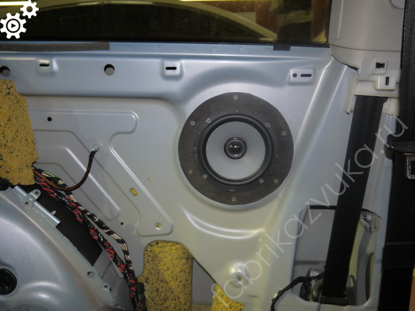 Установка коаксиальной акустики в Audi A3 II (8P)