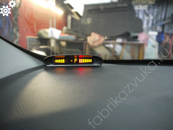 Индикатор заднего парктроника в Hyundai i40