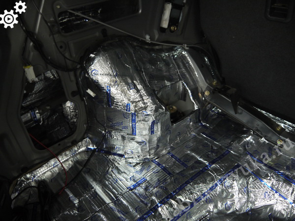 Багажное отделение Mitsubishi Outlander - шумоизоляция