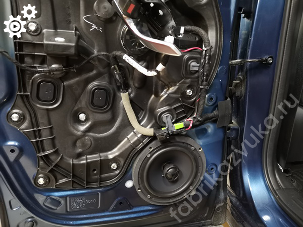 Установка коаксиальной акустики в Mazda CX-5