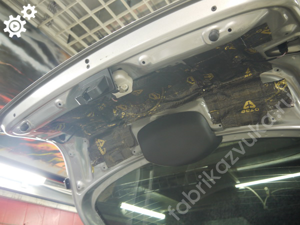 Изоляция крышки багажника Volkswagen Polo VI
