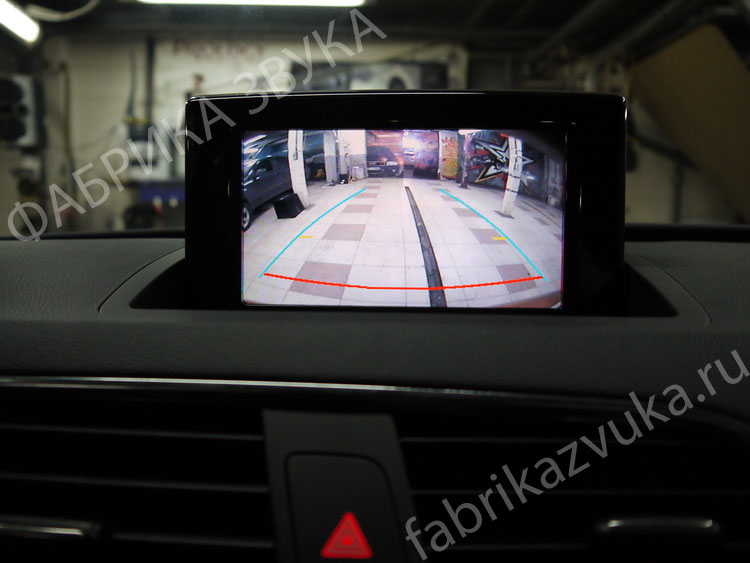 установка камеры на штатный монитор Audi Q3