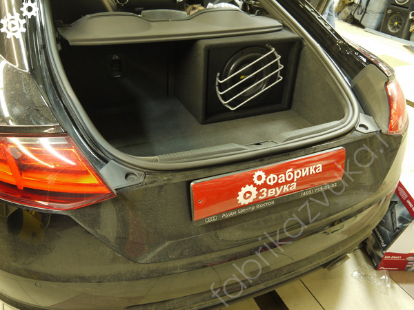 Установка сабвуфера в багажник Audi TT III 8S