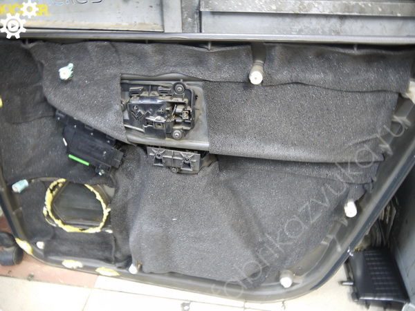 Шумоизоляция обшивки двери Volvo XC90