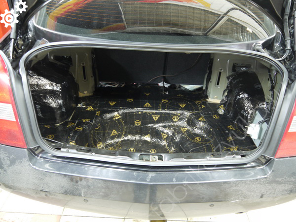Недорогая виброизоляция багажника | Nissan Primera III (P12)