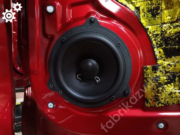 Замена задних колонок Jetour Dashing