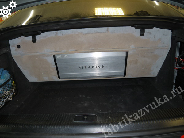 Изготовление фальш-панели для усилителя в Audi A8