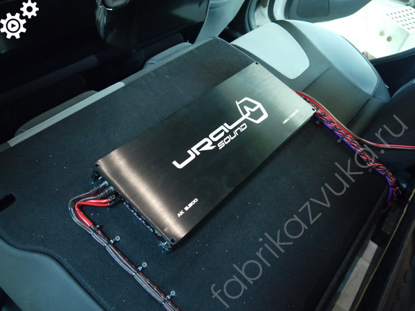 Установка усилителя Ural в Ford Focus 3