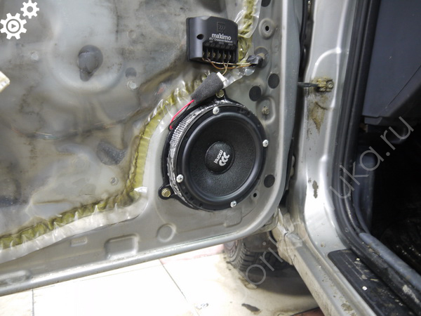 Замена акустики в Nissan Almera II