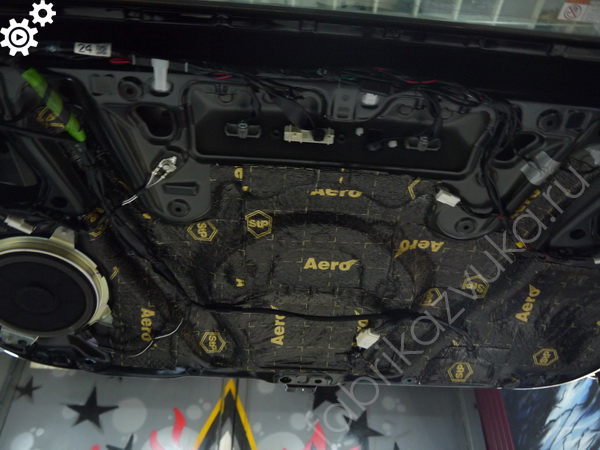 Крышка Toyota Alphard III - шумоизоляция