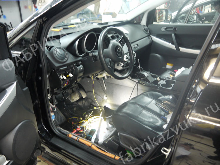 Установка сигнализации с автозапуском на Mazda CX-7