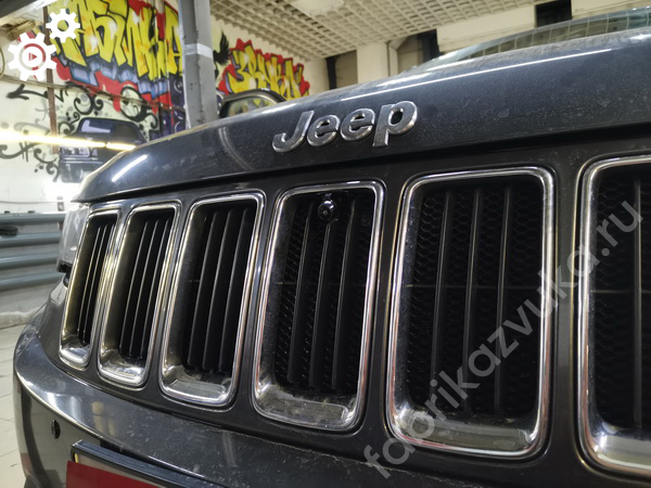 Примеры установки передней камеры на Jeep Grand Cherokee WK2
