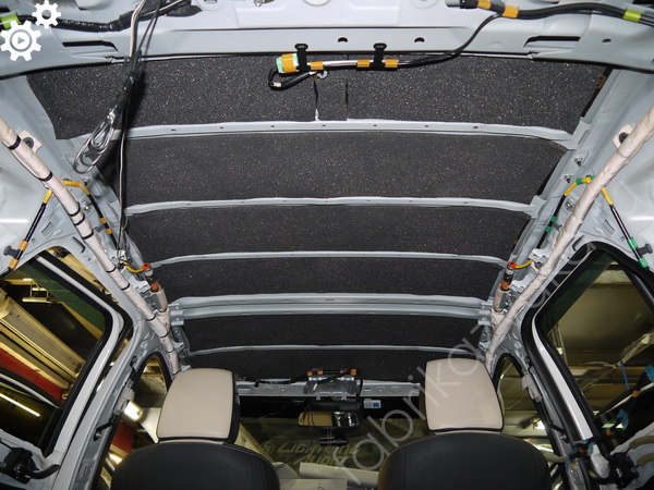 Второй слой шумоизоляции потолка Mazda CX-5 I