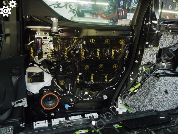 Шумоизоляция всех дверей Toyota Alphard III