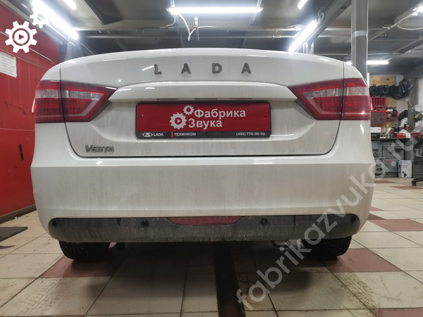Установка парктроника на Lada Vesta