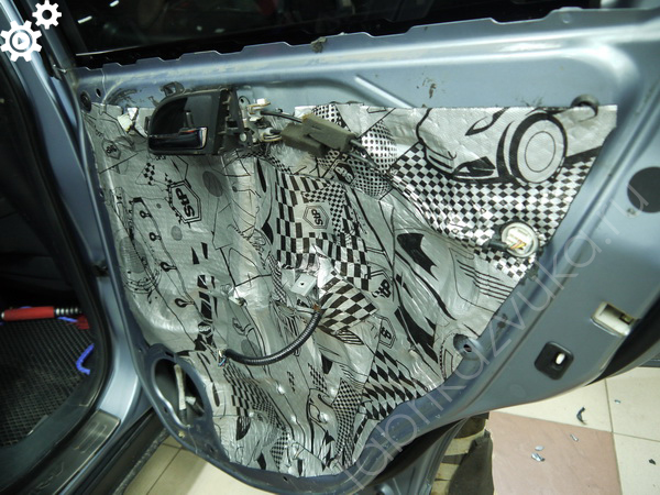 Качественная шумоизоляция дверей Honda CR-V III
