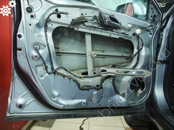 Штатная шумоизоляция Honda CR-V III - левая передняя дверь