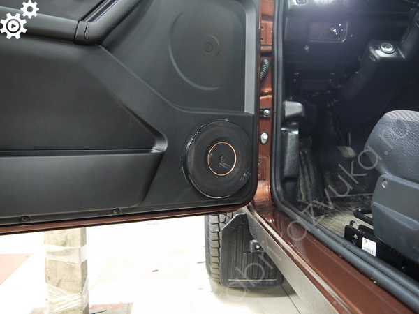 Установка акустики в Lada 4x4 Niva