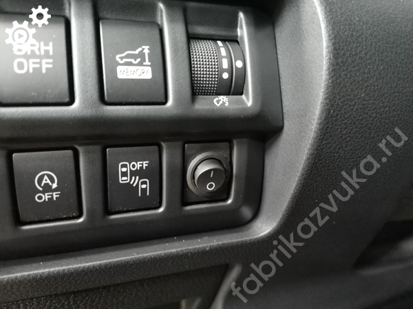 Кнопка для включения парктроников в Subaru Forester V