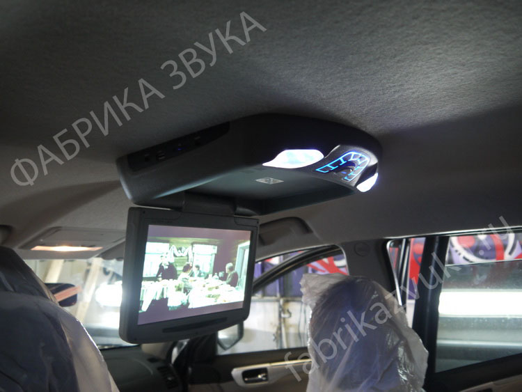 Потолочный монитор - установка в Mitsubishi Pajero Sport