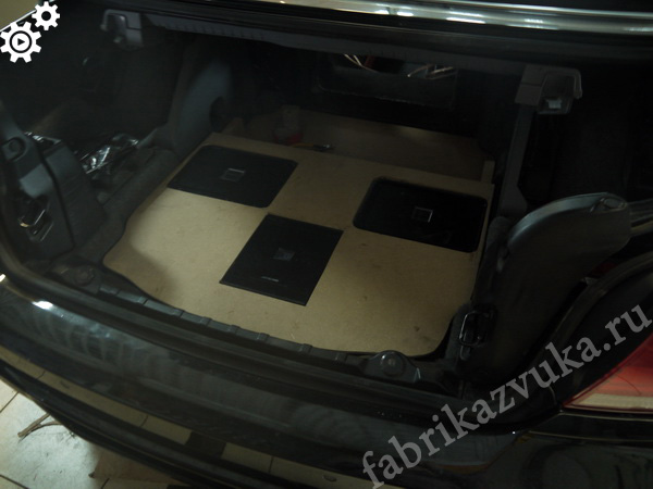 Процесс установки усилителей в BMW 325i E93