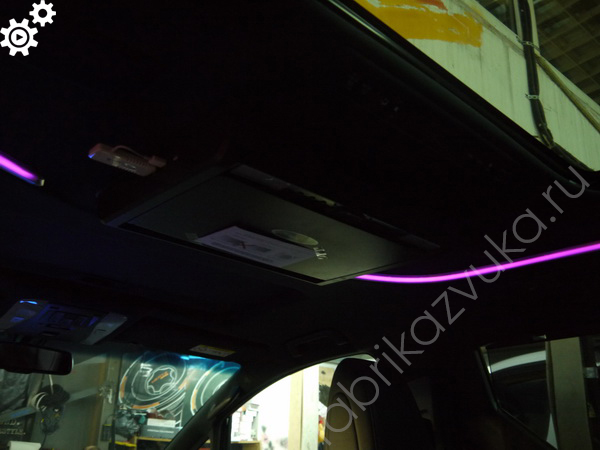 Установка монитора на потолок Toyota Alphard III