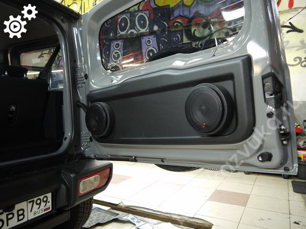 Установка задних динамиков в Suzuki Jimny IV