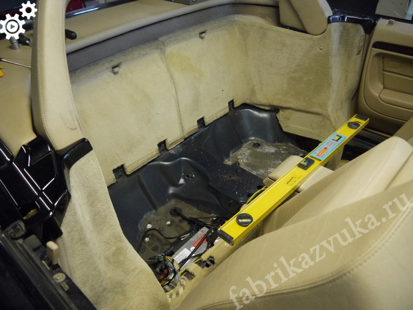 Подготовка к установке автозвука на Merсedes-Benz SL320 R129