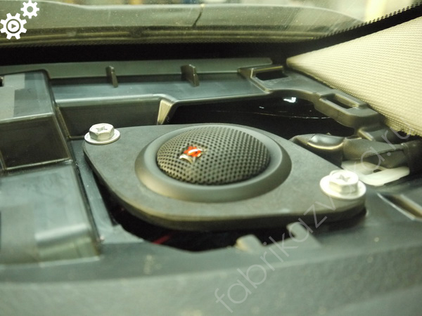 Замена фронтальной акустики в Toyota Camry VII (XV50) Рестайлинг