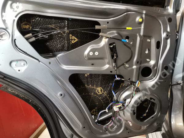 Внутренняя виброизоляция задней левой двери | Mitsubishi Pajero Sport